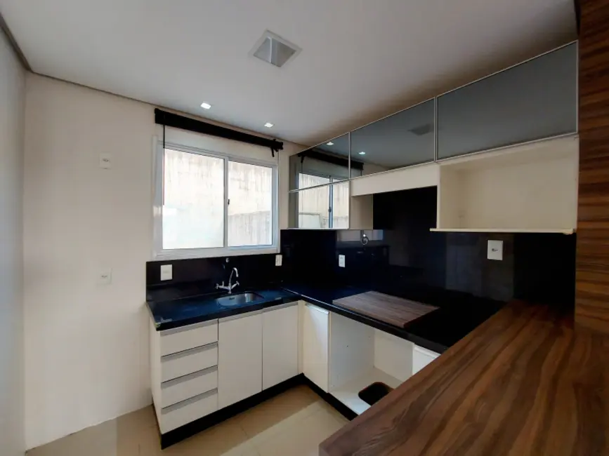 Casa com 2 quartos para alugar, 57m2 em Canudos, Novo Hamburgo - RS - imagem 3 Foto 3 de Casa com 2 quartos para alugar, 57m2 em Canudos, Novo Hamburgo - RS