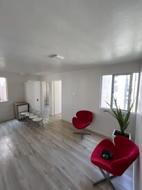 Foto 2 de Apartamento com 2 quartos à venda, 40m2 em Novo Hamburgo - RS