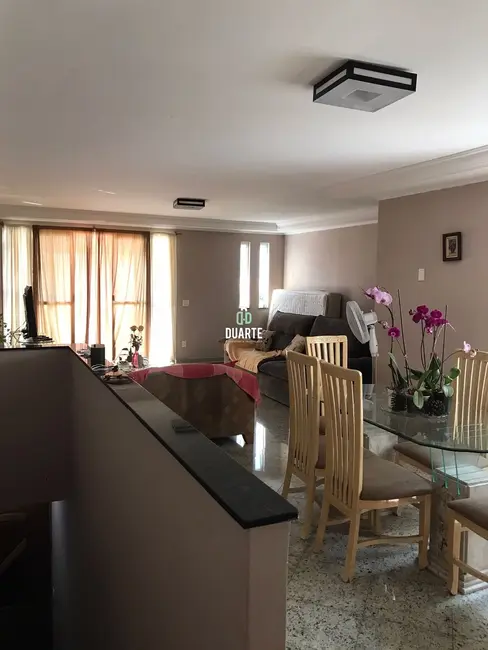 Casa com 4 quartos à venda, 236m2 em Pompéia, Santos - SP - imagem 2 Foto 2 de Casa com 4 quartos à venda, 236m2 em Pompéia, Santos - SP