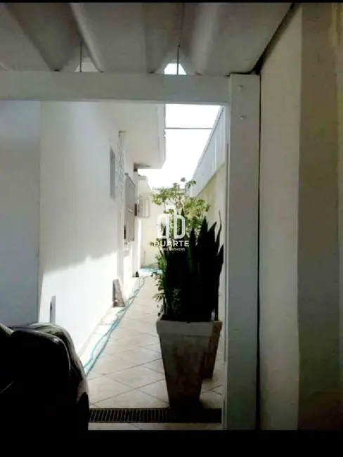 Foto 5 de Casa com 3 quartos à venda, 240m2 em Parque Bitaru, Sao Vicente - SP