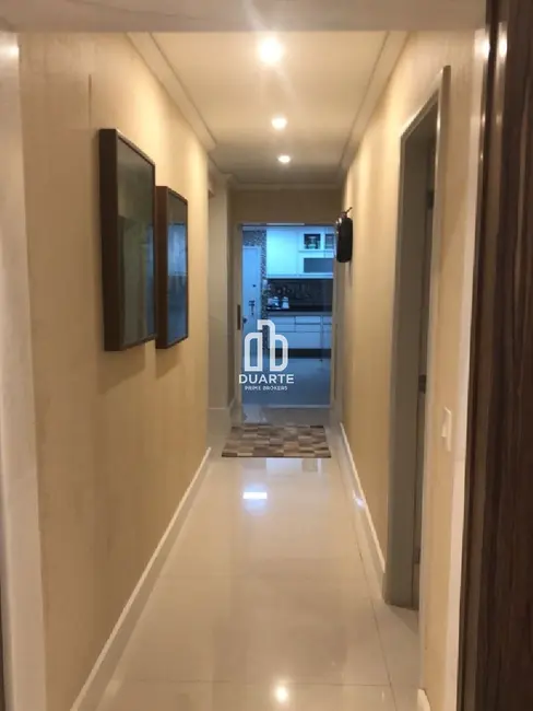 Apartamento com 3 quartos à venda, 184m2 em Pompéia, Santos - SP - imagem 8 Foto 8 de Apartamento com 3 quartos à venda, 184m2 em Pompéia, Santos - SP