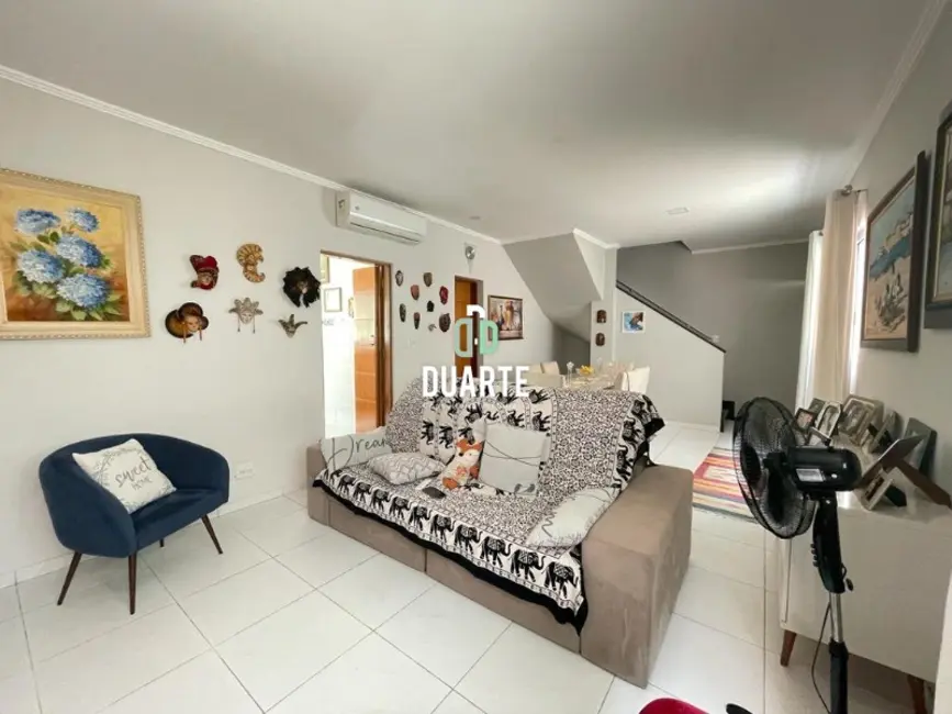 Foto 2 de Casa de Condomínio com 3 quartos à venda, 150m2 em Vila Mathias, Santos - SP