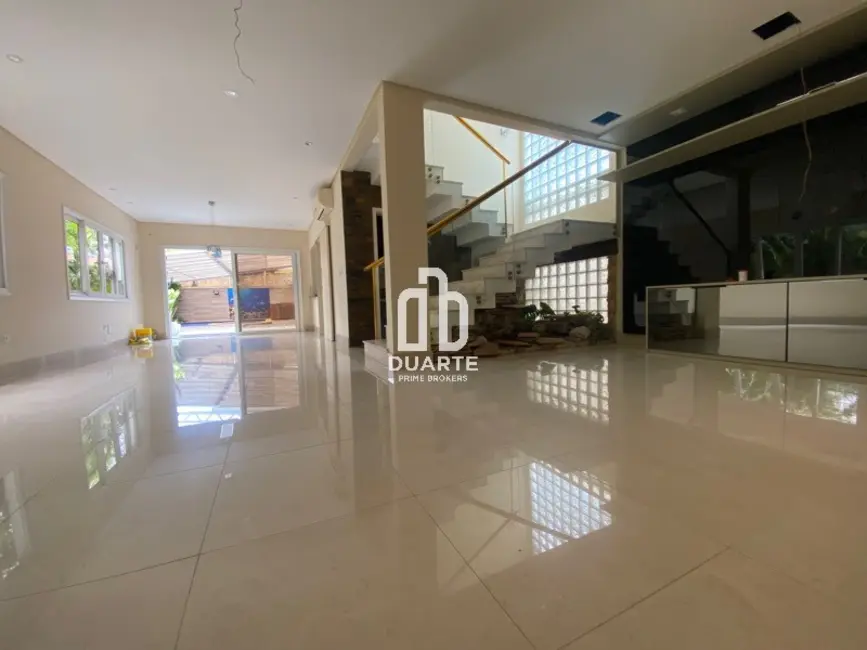 Casa com 3 quartos à venda, 230m2 em Campo Grande, Santos - SP - imagem 3 Foto 3 de Casa com 3 quartos à venda, 230m2 em Campo Grande, Santos - SP