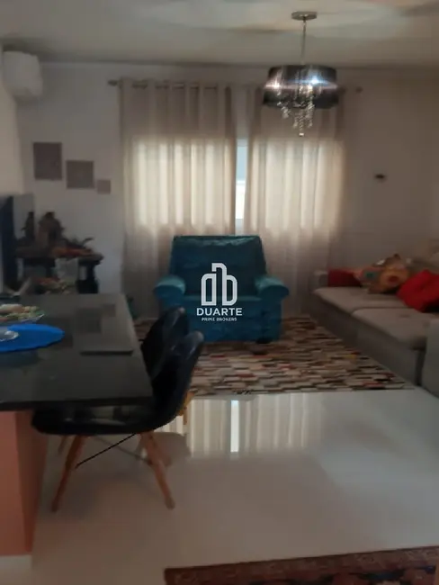 Casa com 2 quartos à venda, 103m2 em Gonzaga, Santos - SP - imagem 3 Foto 3 de Casa com 2 quartos à venda, 103m2 em Gonzaga, Santos - SP