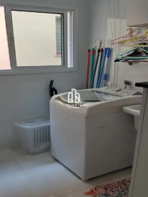 Casa com 2 quartos à venda, 103m2 em Gonzaga, Santos - SP - imagem 6 Foto 6 de Casa com 2 quartos à venda, 103m2 em Gonzaga, Santos - SP