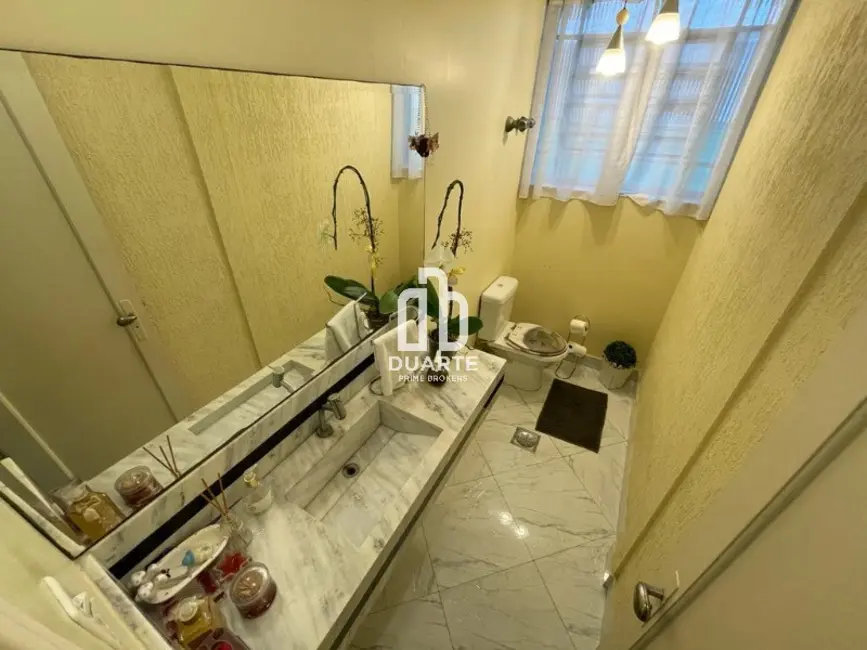 Casa com 3 quartos à venda, 263m2 em Gonzaga, Santos - SP - imagem 3 Foto 3 de Casa com 3 quartos à venda, 263m2 em Gonzaga, Santos - SP