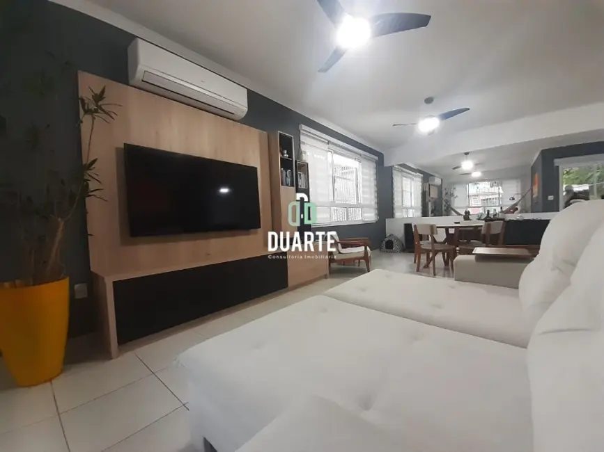 Foto 1 de Casa com 3 quartos à venda, 125m2 em Marapé, Santos - SP
