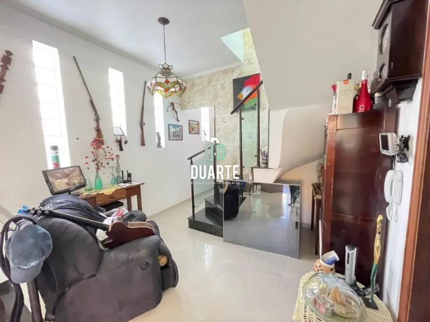Casa com 3 quartos à venda, 200m2 em Gonzaga, Santos - SP - imagem 6 Foto 6 de Casa com 3 quartos à venda, 200m2 em Gonzaga, Santos - SP