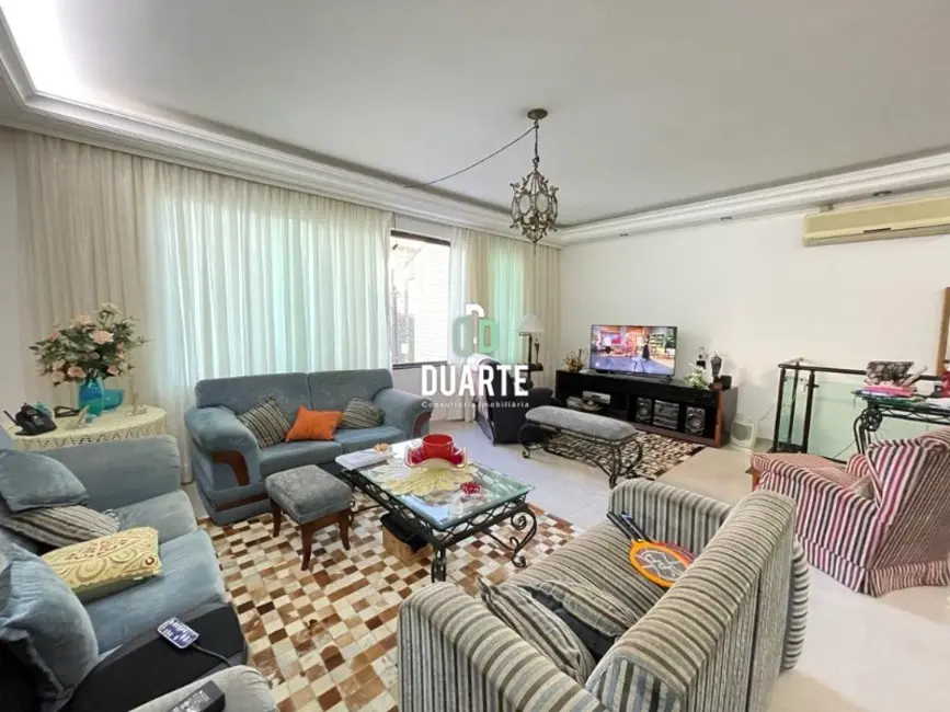 Casa com 3 quartos à venda, 200m2 em Gonzaga, Santos - SP - imagem 5 Foto 5 de Casa com 3 quartos à venda, 200m2 em Gonzaga, Santos - SP