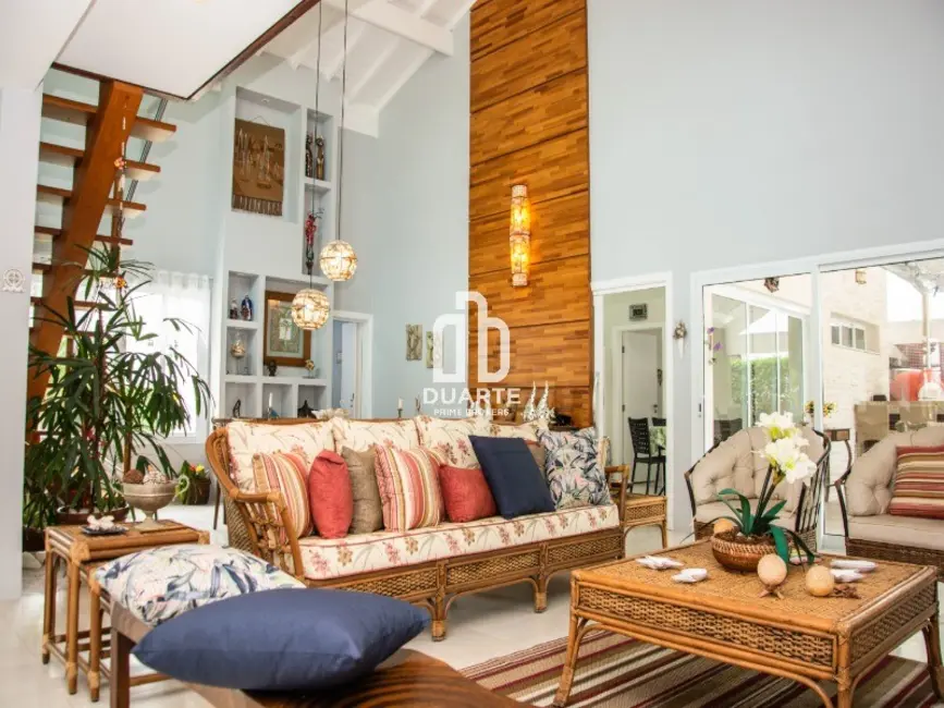 Casa de Condomínio com 6 quartos à venda, 400m2 em Peruibe - SP - imagem 3 Foto 3 de Casa de Condomínio com 6 quartos à venda, 400m2 em Peruibe - SP