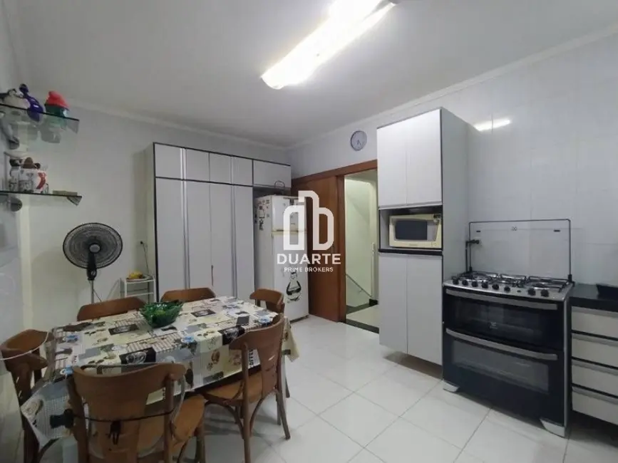 Foto 9 de Casa com 6 quartos à venda, 212m2 em Aparecida, Santos - SP
