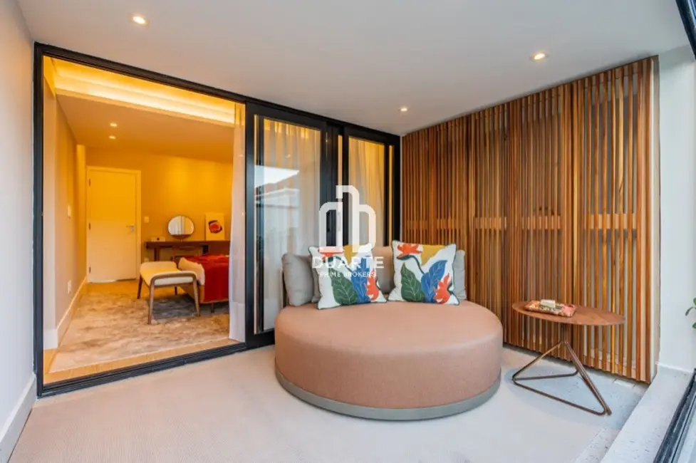 Casa com 4 quartos à venda, 350m2 em Embaré, Santos - SP - imagem 3 Foto 3 de Casa com 4 quartos à venda, 350m2 em Embaré, Santos - SP