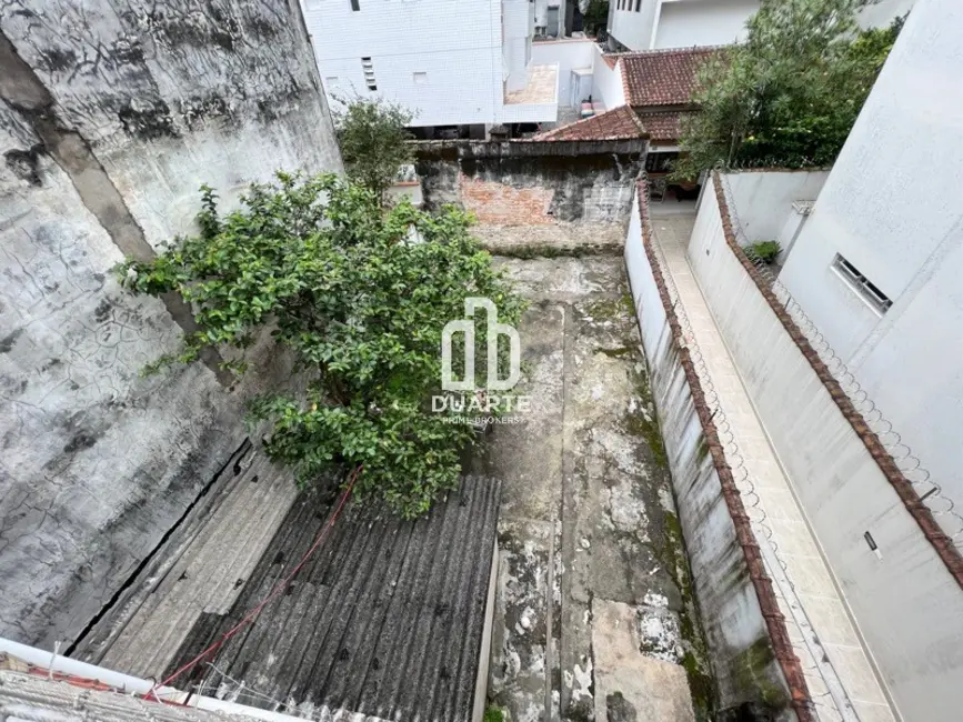 Casa com 4 quartos à venda, 320m2 em Gonzaga, Santos - SP - imagem 4 Foto 4 de Casa com 4 quartos à venda, 320m2 em Gonzaga, Santos - SP