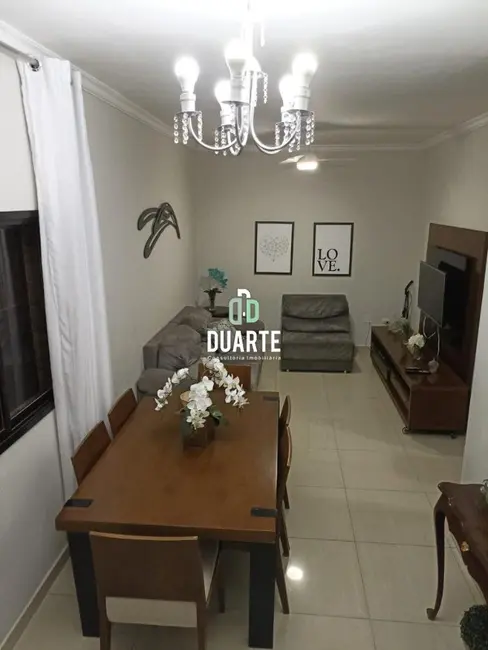 Casa com 5 quartos à venda, 210m2 em Vila Valença, Sao Vicente - SP - imagem 3 Foto 3 de Casa com 5 quartos à venda, 210m2 em Vila Valença, Sao Vicente - SP