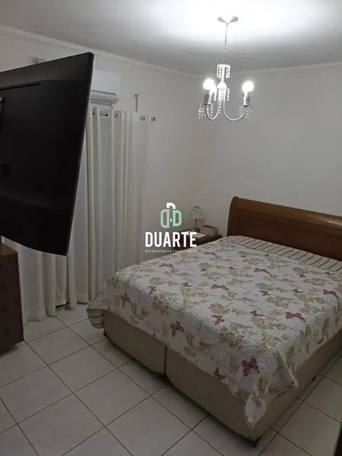 Casa com 5 quartos à venda, 210m2 em Vila Valença, Sao Vicente - SP - imagem 8 Foto 8 de Casa com 5 quartos à venda, 210m2 em Vila Valença, Sao Vicente - SP