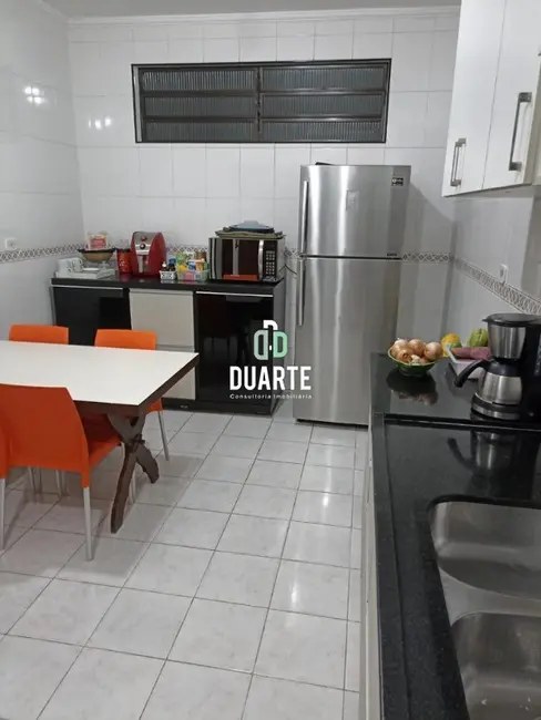 Casa com 5 quartos à venda, 210m2 em Vila Valença, Sao Vicente - SP - imagem 6 Foto 6 de Casa com 5 quartos à venda, 210m2 em Vila Valença, Sao Vicente - SP