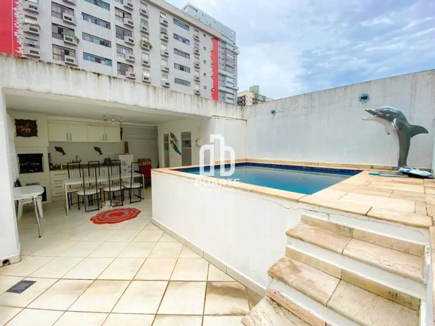 Foto 1 de Casa com 3 quartos à venda, 220m2 em Gonzaga, Santos - SP