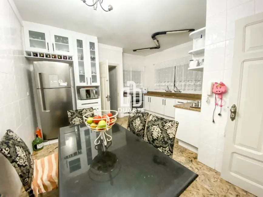 Foto 2 de Casa com 3 quartos à venda, 220m2 em Gonzaga, Santos - SP