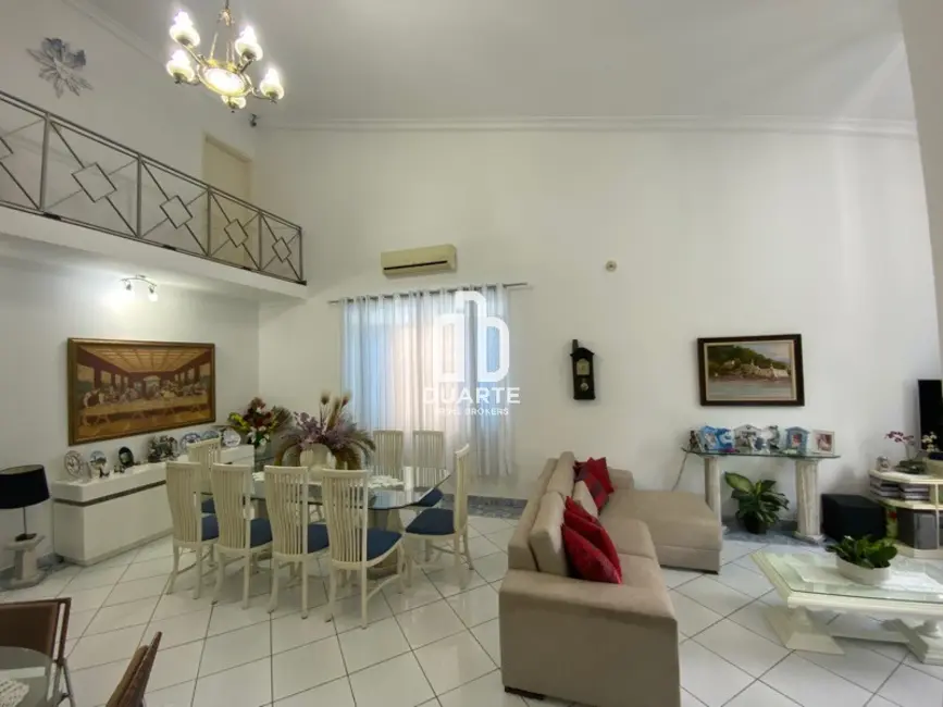 Foto 5 de Casa com 3 quartos à venda, 282m2 em Vila Mathias, Santos - SP