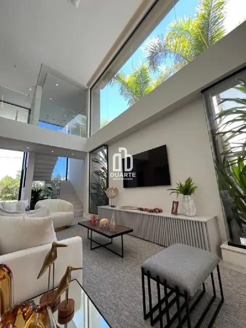 Casa com 6 quartos à venda, 380m2 em Bertioga - SP - imagem 5 Foto 5 de Casa com 6 quartos à venda, 380m2 em Bertioga - SP