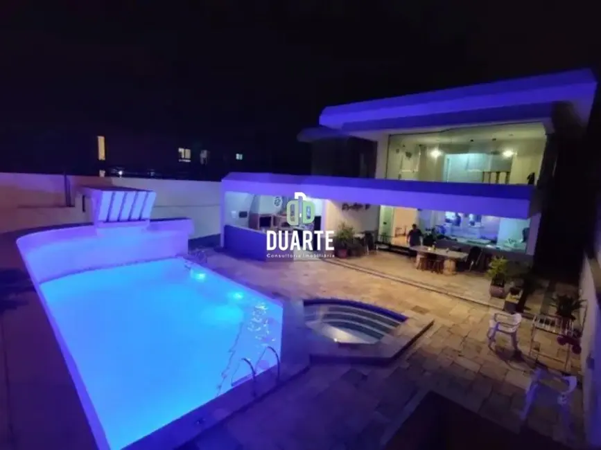 Casa de Condomínio com 5 quartos à venda, 600m2 em Balneário Praia do Pernambuco, Guaruja - SP - imagem 8 Foto 8 de Casa de Condomínio com 5 quartos à venda, 600m2 em Balneário Praia do Pernambuco, Guaruja - SP