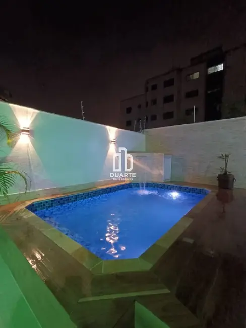 Foto 2 de Casa com 3 quartos à venda, 140m2 em Aviação, Praia Grande - SP
