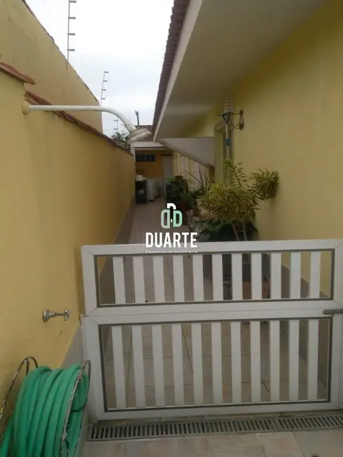 Foto 8 de Casa com 4 quartos à venda, 179m2 em Praia Grande - SP