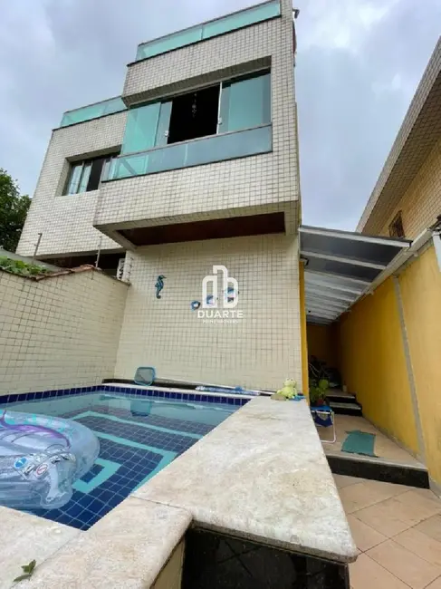 Foto 1 de Casa com 4 quartos à venda, 186m2 em Embaré, Santos - SP