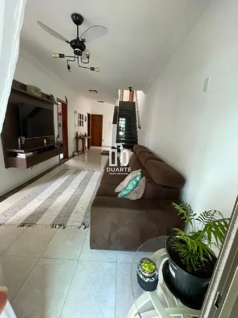 Casa com 4 quartos à venda, 186m2 em Embaré, Santos - SP - imagem 3 Foto 3 de Casa com 4 quartos à venda, 186m2 em Embaré, Santos - SP