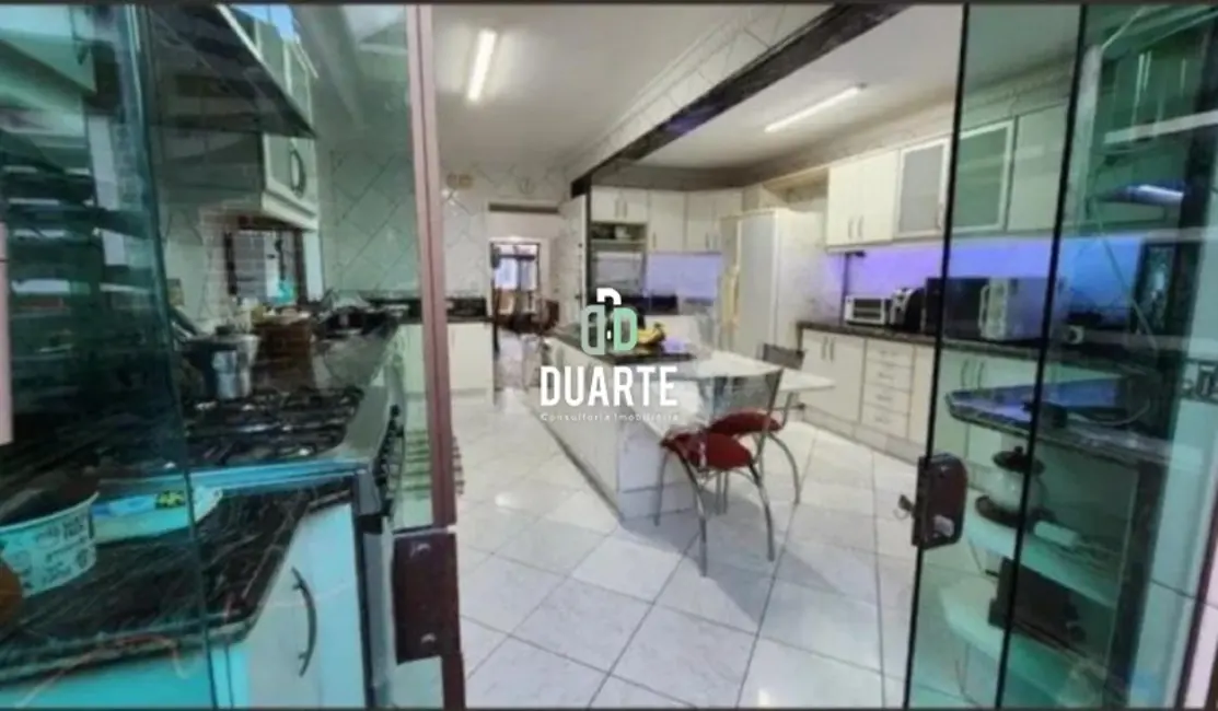 Casa com 3 quartos à venda, 267m2 em Marapé, Santos - SP - imagem 9 Foto 9 de Casa com 3 quartos à venda, 267m2 em Marapé, Santos - SP