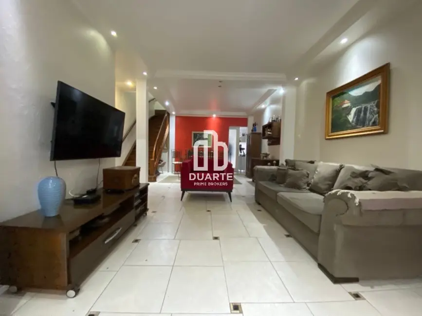 Foto 2 de Casa com 4 quartos à venda, 146m2 em Gonzaga, Santos - SP