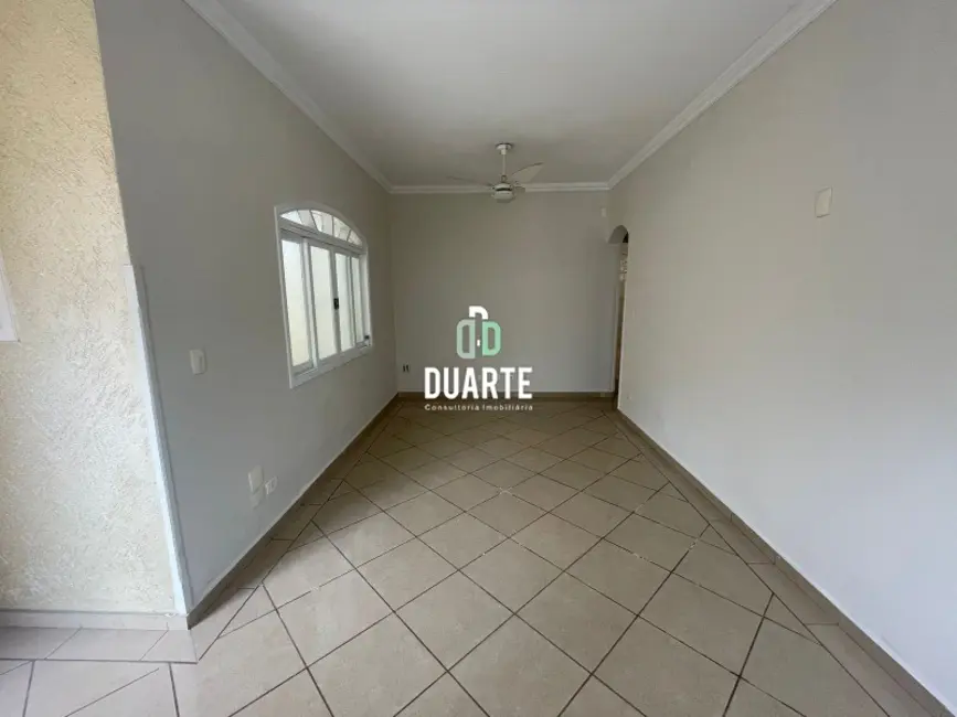 Foto 2 de Casa com 3 quartos à venda, 131m2 em Marapé, Santos - SP