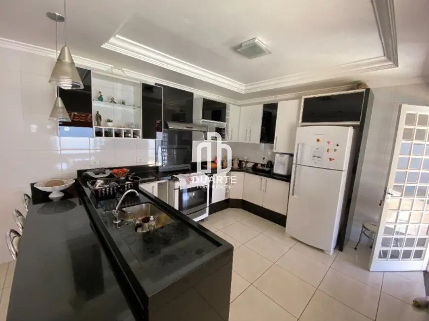 Foto 6 de Casa com 3 quartos à venda, 257m2 em Tapiratiba - SP