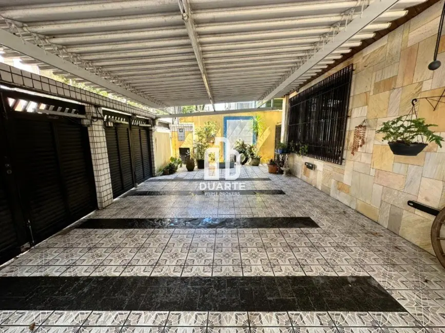 Foto 2 de Casa com 4 quartos à venda, 170m2 em Embaré, Santos - SP