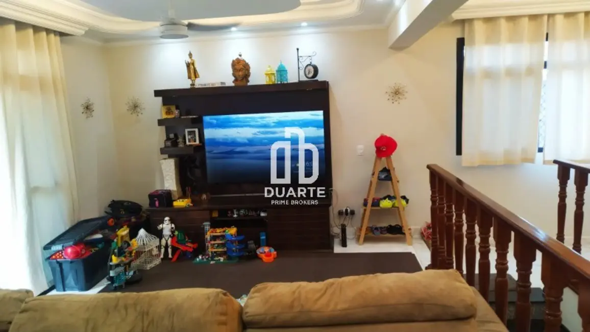 Casa com 6 quartos à venda, 269m2 em Embaré, Santos - SP - imagem 3 Foto 3 de Casa com 6 quartos à venda, 269m2 em Embaré, Santos - SP