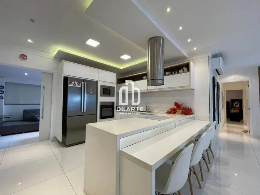 Apartamento com 3 quartos à venda, 203m2 em Gonzaga, Santos - SP - imagem 4 Foto 4 de Apartamento com 3 quartos à venda, 203m2 em Gonzaga, Santos - SP