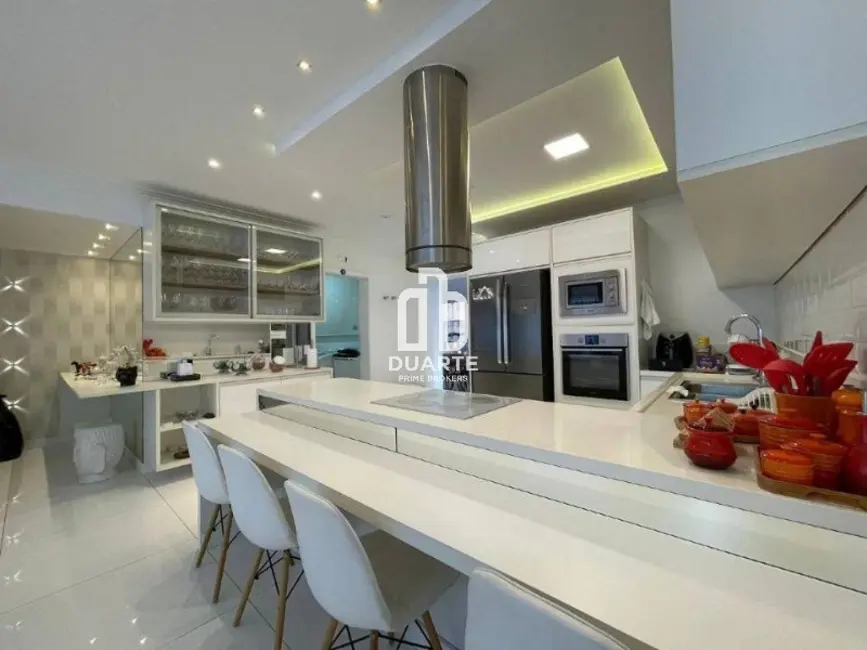 Apartamento com 3 quartos à venda, 203m2 em Gonzaga, Santos - SP - imagem 5 Foto 5 de Apartamento com 3 quartos à venda, 203m2 em Gonzaga, Santos - SP