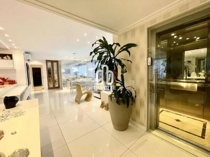 Apartamento com 3 quartos à venda, 203m2 em Gonzaga, Santos - SP - imagem 3 Foto 3 de Apartamento com 3 quartos à venda, 203m2 em Gonzaga, Santos - SP