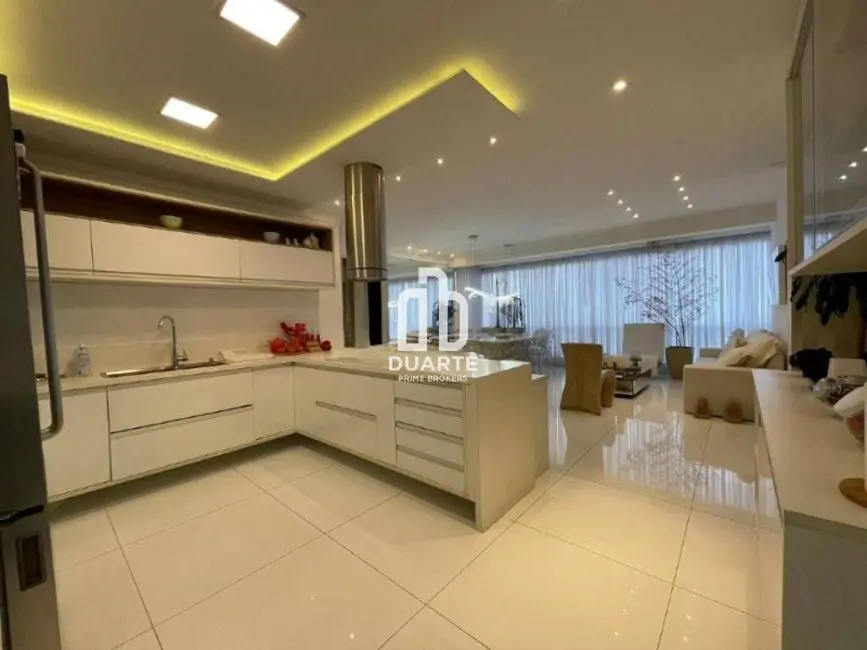 Apartamento com 3 quartos à venda, 203m2 em Gonzaga, Santos - SP - imagem 7 Foto 7 de Apartamento com 3 quartos à venda, 203m2 em Gonzaga, Santos - SP