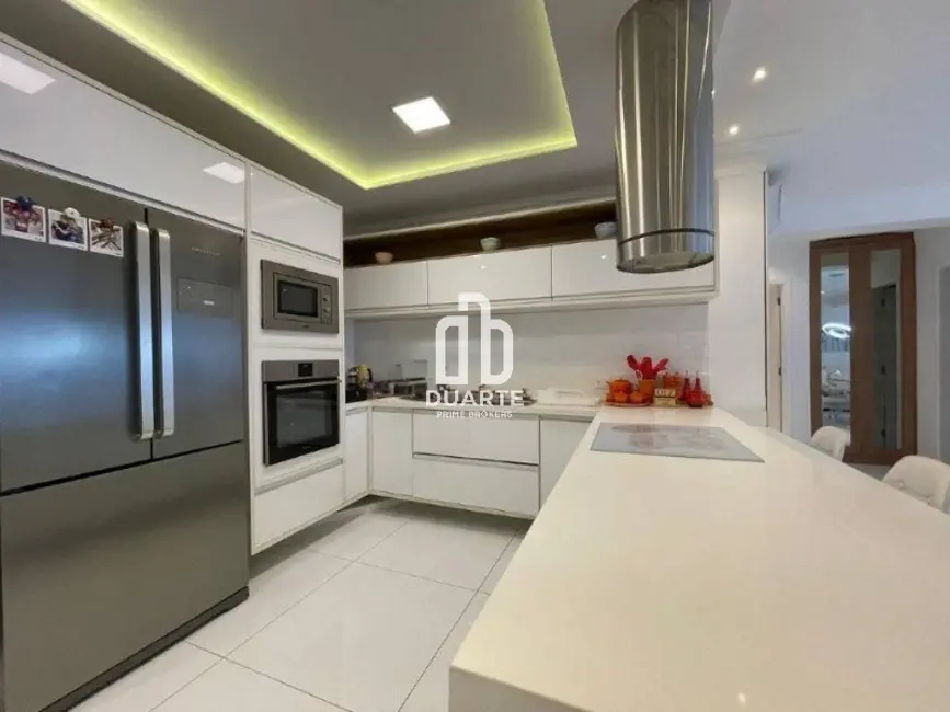 Apartamento com 3 quartos à venda, 203m2 em Gonzaga, Santos - SP - imagem 6 Foto 6 de Apartamento com 3 quartos à venda, 203m2 em Gonzaga, Santos - SP