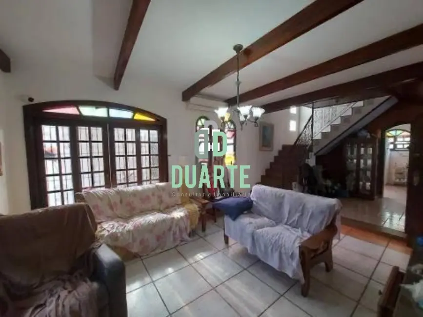 Foto 2 de Casa com 4 quartos à venda, 243m2 em Marapé, Santos - SP