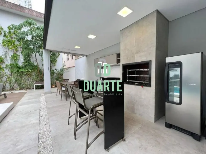 Casa com 3 quartos à venda, 200m2 em Campo Grande, Santos - SP - imagem 4 Foto 4 de Casa com 3 quartos à venda, 200m2 em Campo Grande, Santos - SP