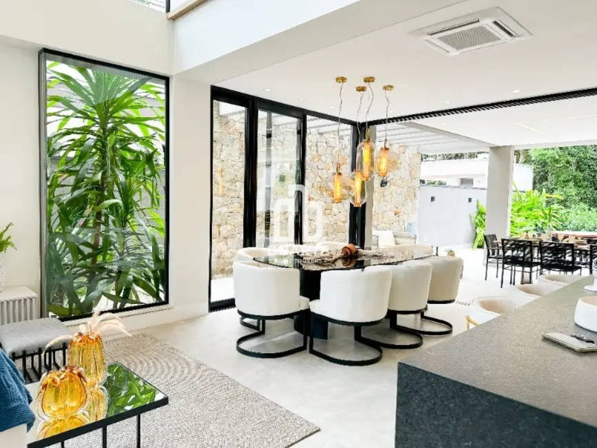 Foto 2 de Casa com 6 quartos à venda, 420m2 em Bertioga - SP