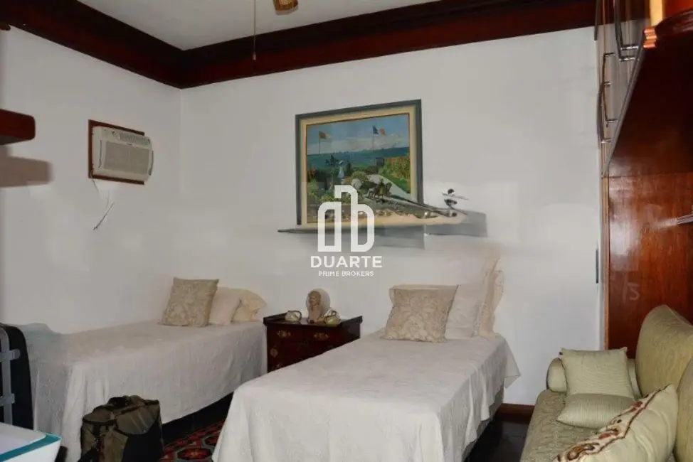 Foto 9 de Casa com 4 quartos à venda, 360m2 em Enseada, Guaruja - SP