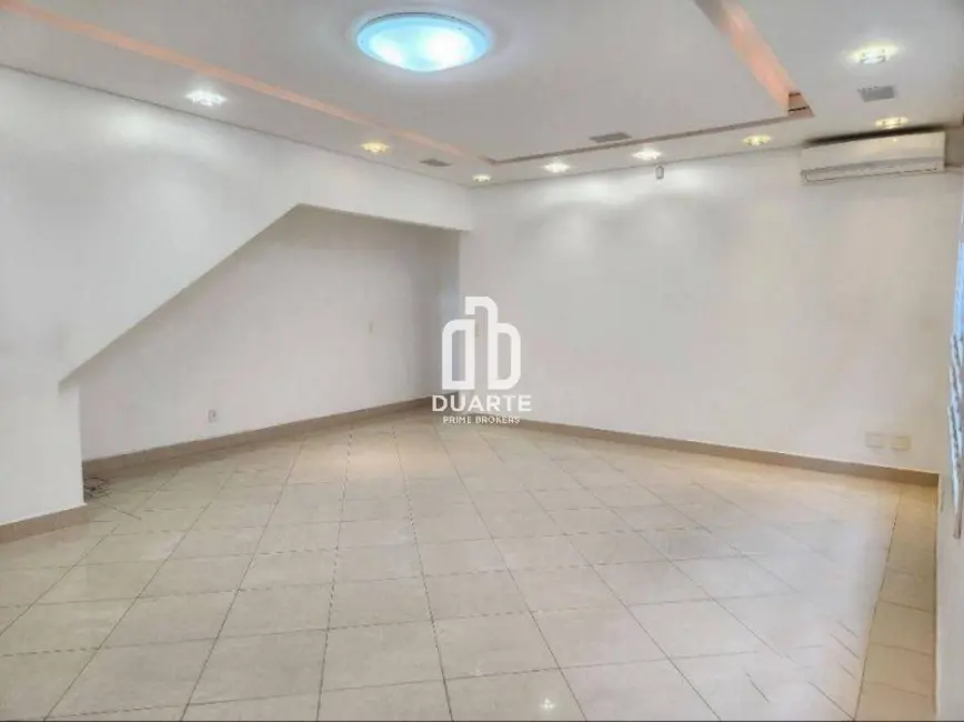 Foto 2 de Casa com 3 quartos à venda, 165m2 em Embaré, Santos - SP