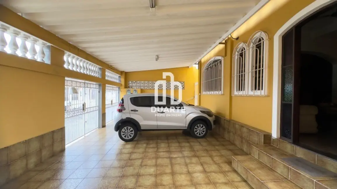 Foto 1 de Casa com 4 quartos à venda, 271m2 em Vila São Jorge, Sao Vicente - SP