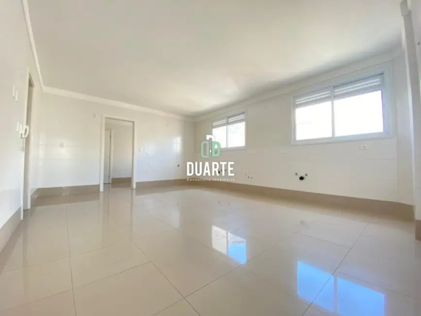 Apartamento com 4 quartos para alugar, 220m2 em Pompéia, Santos - SP - imagem 7 Foto 7 de Apartamento com 4 quartos para alugar, 220m2 em Pompéia, Santos - SP