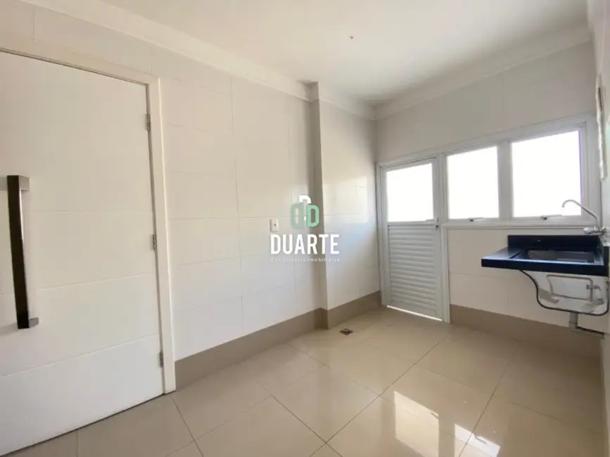 Apartamento com 4 quartos para alugar, 220m2 em Pompéia, Santos - SP - imagem 9 Foto 9 de Apartamento com 4 quartos para alugar, 220m2 em Pompéia, Santos - SP
