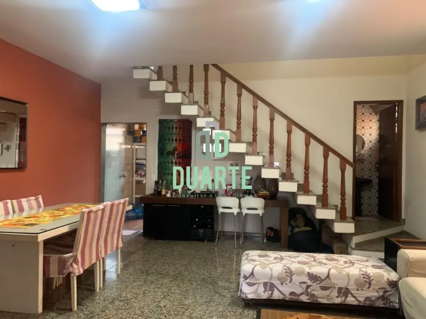 Casa com 3 quartos à venda, 260m2 em Vila Belmiro, Santos - SP - imagem 3 Foto 3 de Casa com 3 quartos à venda, 260m2 em Vila Belmiro, Santos - SP