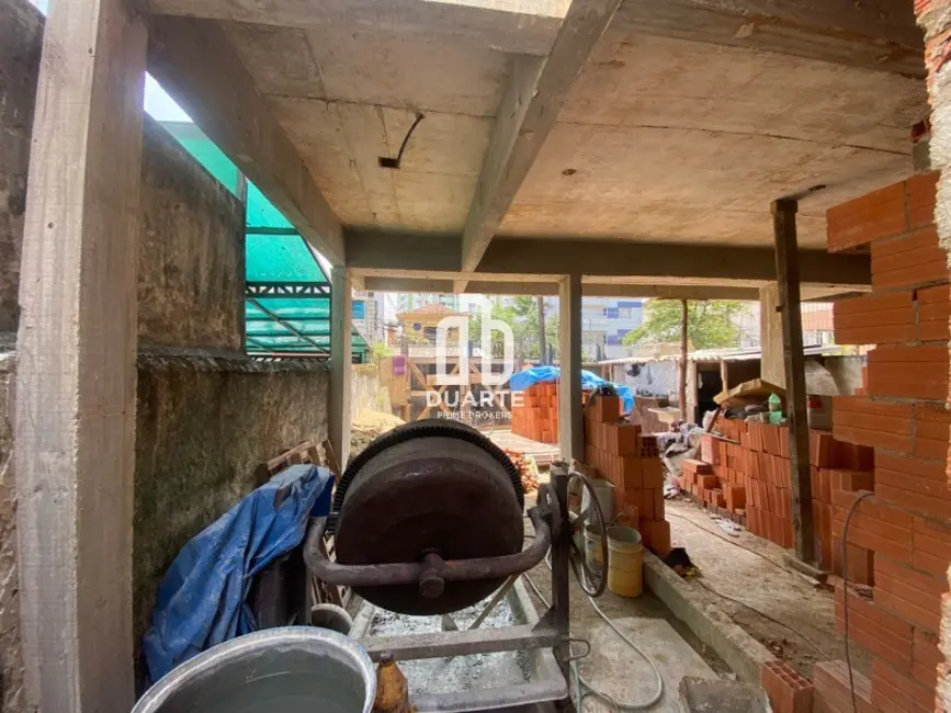 Foto 1 de Casa com 3 quartos à venda, 104m2 em Encruzilhada, Santos - SP